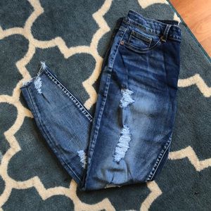 Distressed Skinny High Rise Jegging